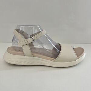 Journee Collection Jaylee Ankle Strap Comfort Footbed Platform Sandal 10M NWOT